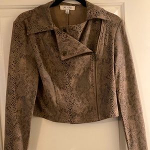 She + Sky women’s sz xs snake print short jacket nice stretch zipper front